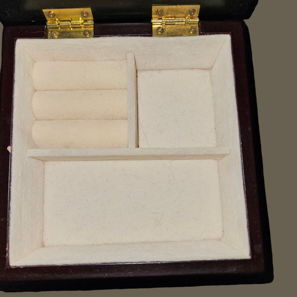 Heart Window Wooden Jewelry Box with Floral Design and Beige Felt Interior - Picture 3 of 3